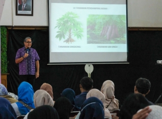 Peringati Hari Bumi, Putra Ajak Pelaku Wisata Jaktim Budayakan Gerakan Menanam