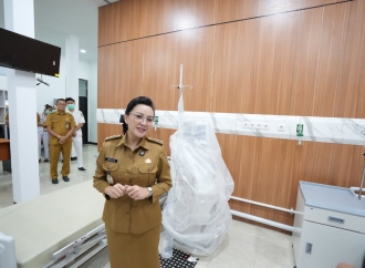 Karolin Margret Natasa Pastikan RSUD Landak Bisa Layani Pasien Cuci Darah