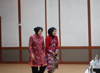 Refleksi Hari Kartini di Gresik: Pesan Mendalam Tri Rismaharini tentang Peran Perempuan dan Keluarga