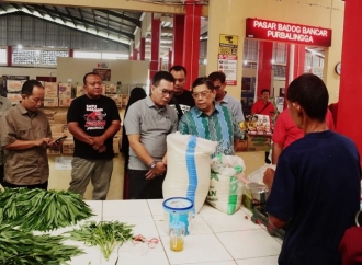 Utut Adianto Cek Harga dan Serap Aspirasi ke Pasar Badog Purbalingga 
