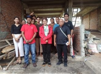 Mercy Barends Bantu Dana Pembangunan Rumah Asrama IPPW di Nusaniwe, Kota Ambon