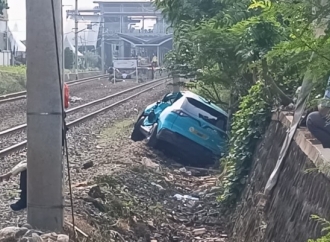 Lasarus Sebut Mobil Listrik Jauh Lebih Berbahaya Melintasi Rel Kereta Api