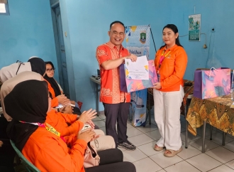 Yeremia Mendrofa Gandeng Karang Taruna Gelar Pelatihan Tata Rias di Karang Mulya
