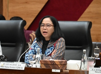 DPR Janji Perjuangkan Nasib Dosen PPPK dalam Rapat Kerja dengan Kemdiktisaintek