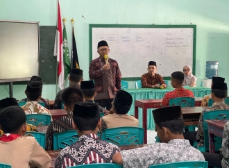 Wibowo Prasetyo Ingatkan Siswa MTs Ma’arif 2 Muntilan Bijak Medsos dan Patuhi PP Tunas