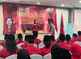 Bekali PAC PDI Perjuangan se-Gresik, Nila Yani: Politik Harus Melayani Masyarakat