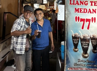 Sambangi Pelaku Usaha di Pecinan Semarang, Samuel Wattimena Borong Aspirasi UMKM Kuliner