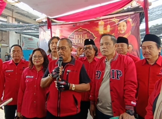 Iduladha Ramah Lingkungan: PDI Perjuangan Surabaya Sembelih 14 Sapi di RPH, Ganti Kresek dengan Besek