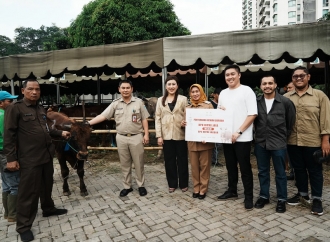 ​HIPMI Jakbar Kurbankan 8 Sapi, Hilda Kusuma Dewi Bangga Pengusaha Muda Peduli Sisi Sosial