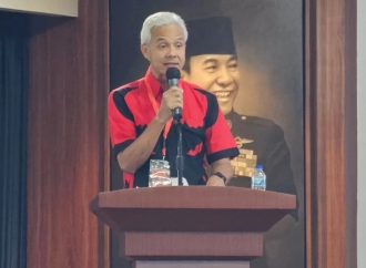 Rupiah Tembus Rp18.000, Ganjar Pranowo Lontarkan 7 Desakan Tegas untuk Pemerintahan Prabowo