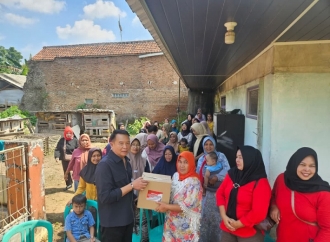 TB Hasanuddin Serap Aspirasi dan Salurkan Bantuan Sembako di Dapil Sumedang 