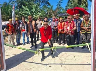 Jaga Eksistensi Suku Dayak di Era Digital, Krisantus Resmikan Rumah Adat Roming Ompuk Domauk Panu