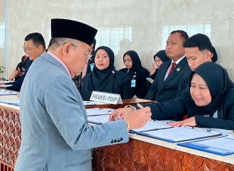 Hadir Paripurna Ke 21, Cornelis Kawal Agenda Strategis Pemerintah