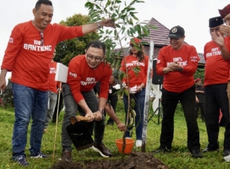 Banteng Jatim Tanam Ribuan Pohon di Kawasan Bukit Perkemahan Glagaharum