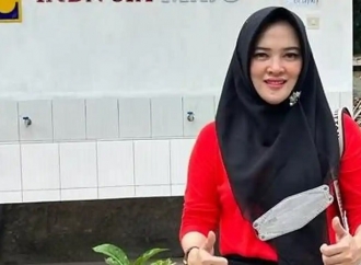 Sarifah Ainun Jariyah Bantu Penyediaan Alat Bantu Dengar Bagi Bu Yoni, Peserta Program BSPS