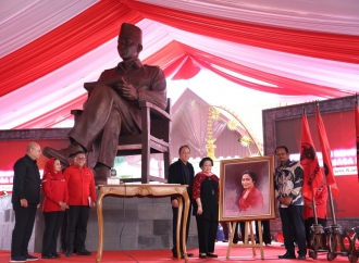 Megawati Resmikan Renovasi Istana Gebang dan Patung Bung Karno di Blitar