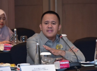 Mufti Anam Desak Pemerintah Evaluasi Harga BBM, Harga Minyak Dunia Turun Empat Persen  