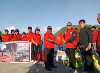 Terjang Cuaca Ekstrem, PDI Perjuangan Sangihe Salurkan Bansos Pasca-Gempa ke 3 Pulau Terluar