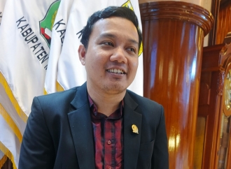 Wacana Setop Impor BBM: Fuad Benardi Ingatkan Potensi Blunder dan Soroti Kelangkaan di Surabaya