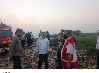 Deden Umar Dani Minta Pemadaman Kebakaran TPA Jatiwaringin Dipercepat, Kesehatan Warga Jadi Prioritas