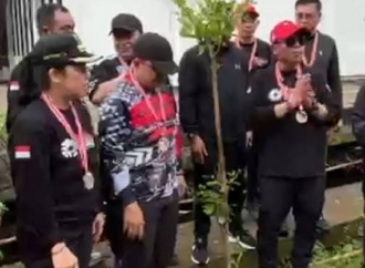 Lasarus Bagikan 4.500 Bibit Tanaman Produktif Gratis, Dorong Kemandirian Pangan dan Ekonomi Keluarga