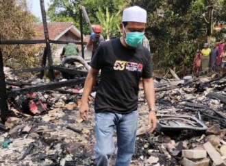 Junajah Jajah Nurdiansyah Pastikan Dorong Pembangunan Kembali Rumah Korban Kebakaran di Palabuhanratu