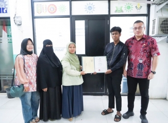 Tebus Ijazah Siswa Yatim yang Tertahan, Kenneth Desak Pemprov Hadirkan Solusi Jangka Panjang