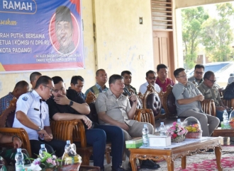 Alex Indra Lukman Temukan Pendangkalan Alur Pelayaran di Kampung Nelayan Merah Putih Padang