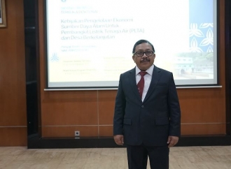 Raih Gelar Doktor di IPB, Endro S. Yahman Gagas Keadilan Ekologis untuk Kaum Marhaen Pedesaan
