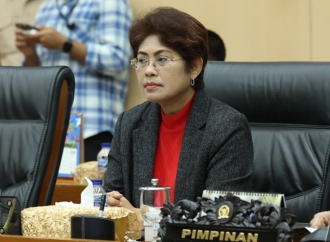 Soroti Ketimpangan Ekonomi Daerah Kepulauan, Mercy Barends: Pertumbuhan Tinggi Tak Dinikmati Rakyat
