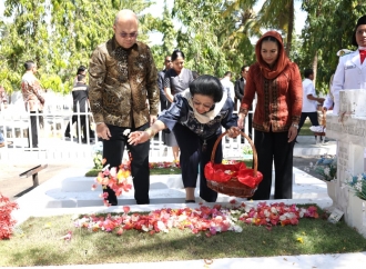 Ziarah Khidmat Megawati di TMP Seroja Dili