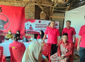 Peduli Kesehatan Warga, PDI Perjuangan Jepara Gelar Pengobatan Gratis dan Dapur Marhaen di Bangsri