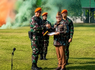Kontribusi Selama 25 Tahun, Bupati Kubu Raya Dianugerahi Warga Kehormatan Korpasgat TNI AU