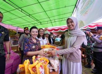Tutup BBGRM ke-23, Bupati Karolin Ajak Warga Landak Hidupkan Gotong Royong Nyata, Bukan di Medsos