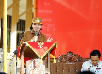 Ini Keseruan Bupati Karolin Berdialog dengan Pelajar: Bahas Demokrasi 