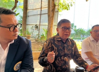 Hasto Tegaskan Seluruh Kader PDI Perjuangan Dilarang Terlibat dalam Program MBG