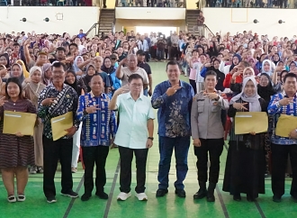 Sofyan Tan Salurkan 2.000 SK Program Indonesia Pintar untuk Siswa di Lubukpakam
