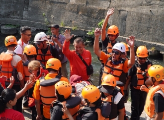 Warnai Pelantikan Baguna PDI Perjuangan Yogyakarta, Gelar Simulasi Penanggulangan Bencana di Sungai Gajahwong