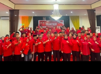 PDI Perjuangan Sulsel Lantik Pengurus PAC Kab. Bulukumba, ARW Serahkan Satu Unit Mobil Ambulans
