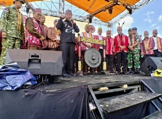Lasarus Ingatkan Masyarakat Dayak: Hentikan Perjudian dan Mabuk-Mabukan di Pekan Gawai Dayak