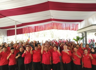 Utut Adianto Beri Perhatian Untuk Gereja di Kebumen