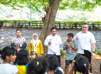 Dukung Pendidikan Anak Jalanan, Hardiyanto Kenneth Sambangi Komunitas Belajar Along di Tomang