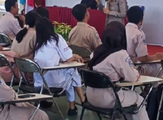 Puan Maharani Salurkan Bantuan Pendidikan PIP Kepada 77 Siswa SMK Kristen 5 Klaten
