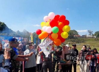 Dyah Kartika Resmi Buka Kejuaraan Paralayang Bertaraf Internasional di Kendal