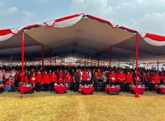 Meriahkan HUT ke-81 RI dan Hari ASI Sedunia, Krisdayanti Bersama Once Mekel Guncang Sukabumi