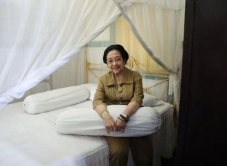 Bung Karno Bangga Terhadap Kebiasaan Masyarakat Indonesia Menggunakan Guling