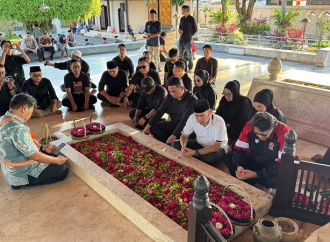 Ziarah ke Makam Bung Karno, Ineu Purwadewi Tegaskan Komitmen PDI Perjuangan Jabar untuk Rakyat