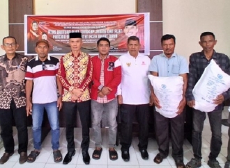 Jamaluddin Idham Salurkan Bantuan Alat Tangkap Ikan Ke Sejumlah Nelayan di Abdya