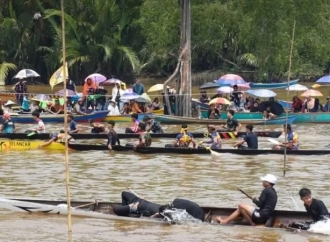 Bupati Sujiwo Dorong Lomba Sampan Bidar Jadi Agenda Rutin Ritual Budaya Robo-Robo