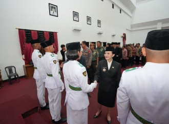 30 Anggota Paskibraka Landak Resmi Dikukuhkan, Karolin Beri Pesan Khusus